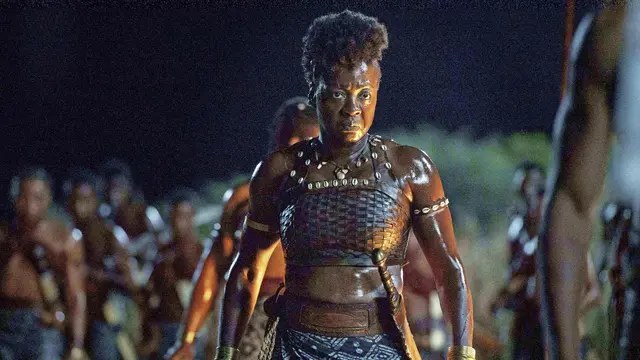Generálka Nanisca. Hoci mala oscarová Viola Davis počas nakrúcania už 56 rokov, na plátne sa predviedla vo výbornej forme.